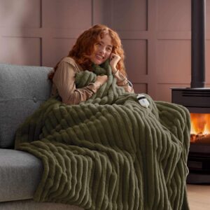 Silentnight Luxury Faux Fur Ribbed Heated Throw - Olive