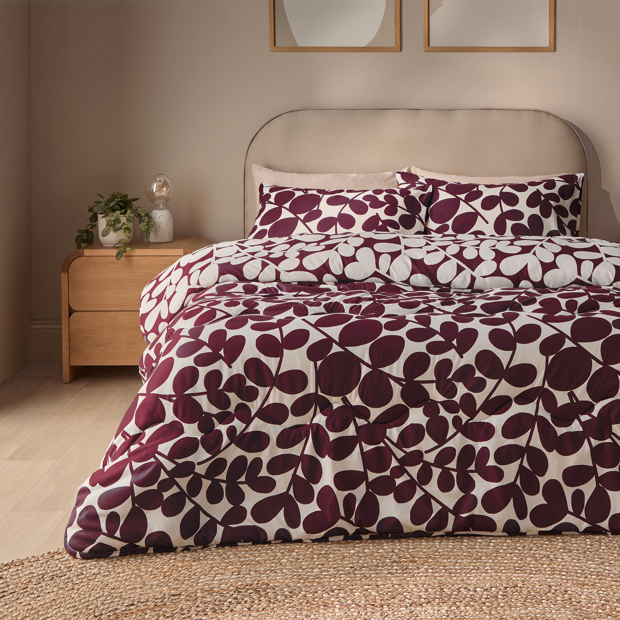 Silentnight Coverless Duvet & Pillowcase Set, Leaf Print – Berry, Double – Pallet