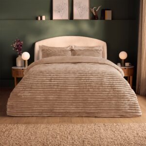 Silentnight Ribbed Faux Fur Duvet Set